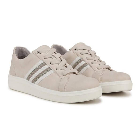 Bzees Women's Happy Friday Washable Lace Up Sneakers (WIDE) - Picture 1 of 7